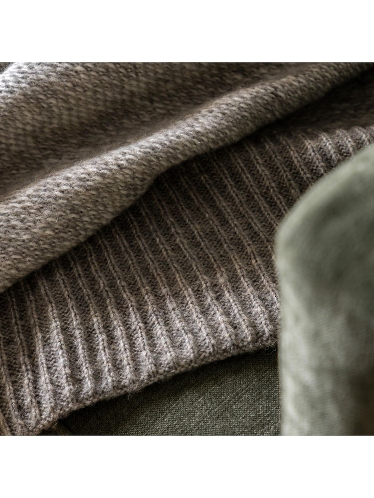 Gallery Home Grey Knitted Parting Throw - Image 2 of 3
