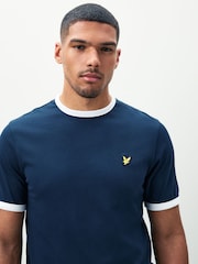 Azul - Camiseta Lyle & Scott Ringer - Imagem 4 de 5