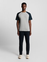 Lyle & Scott Grey Interlock Contrast Raglan T-Shirt - Image 3 of 6
