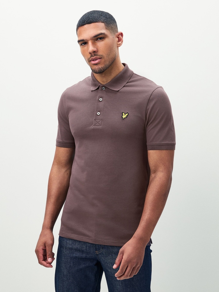 بني فاتح - قميص بولو كلاسيكي من Lyle & Scott - صورة 1 من 4 بني فاتح - قميص بولو كلاسيكي من Lyle & Scott - صورة 1 من 4