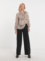 JD Williams Ruffle Sleeve Satin Blouse - Imagen 2 de 4