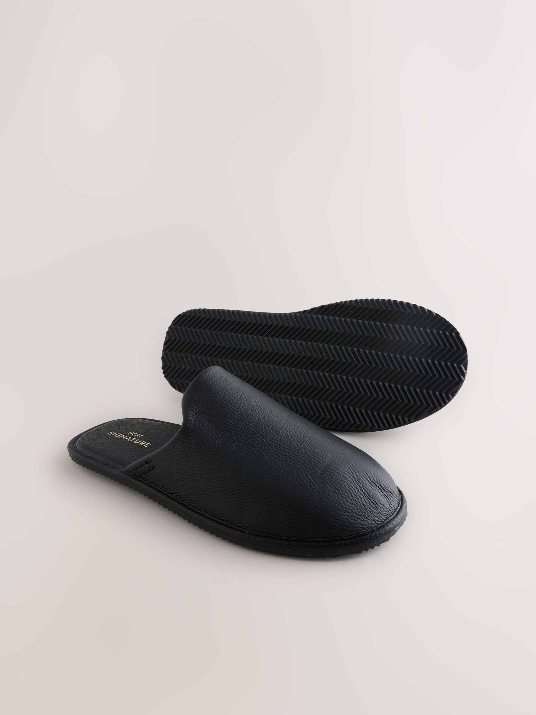 靴  SLIPPER / BLACK Buy Black Signature Leather Mule Slippers from Next USA