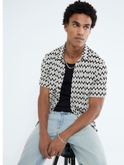 River Island Black Regular Fit Diamond Crochet Revere Shirt - Image 3 of 4