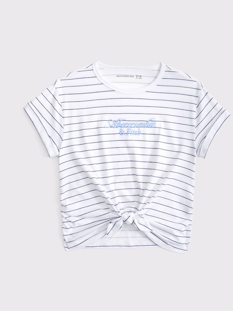 Abercrombie & Fitch odrezana majica s kratkimi rokavi in logotipom z zavezovanjem spredaj - Slika 1 iz 1 Abercrombie & Fitch odrezana majica s kratkimi rokavi in logotipom z zavezovanjem spredaj - Slika 1 iz 1