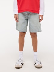 أزرق - Abercrombie & Fitch Blue Baggy Denim Shorts - صورة 2 من 10