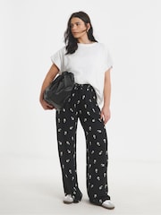 Simply Be Black Floral Crinkle Wide Leg Trousers - Image 4 of 4