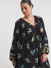 Simply Be Black Border Print Soft Volume Dress - Image 3 of 4