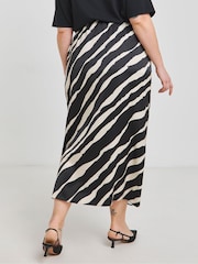 Simply Be White Satin Maxi Skirt - Image 3 of 4