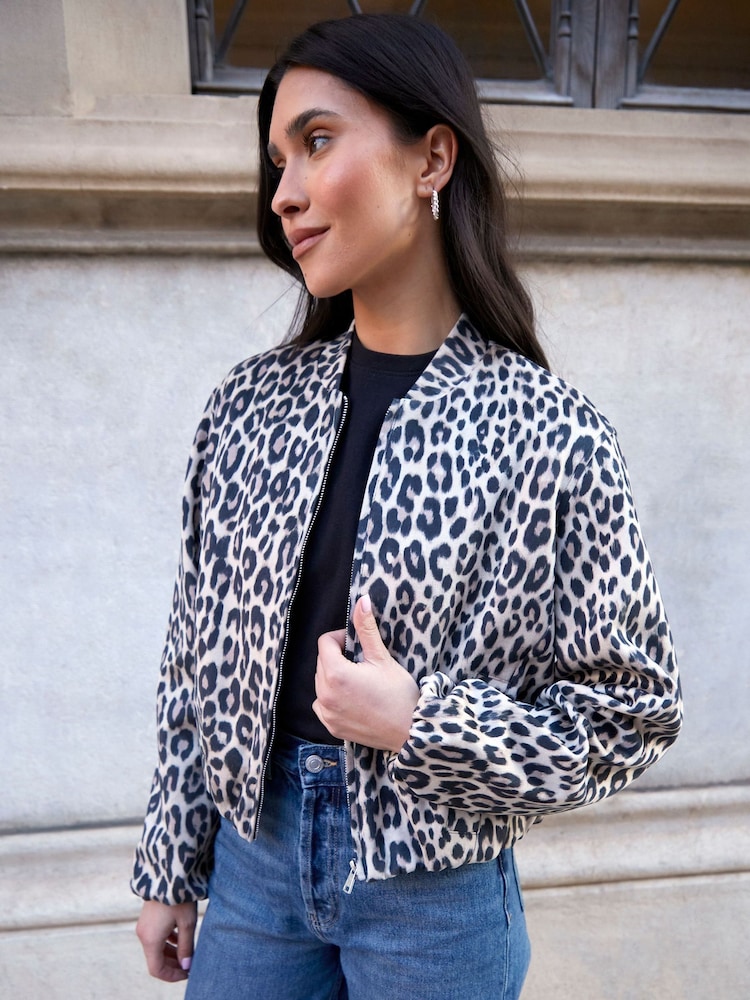 Natural - Chaqueta bomber con bajo abullonado de antelina de Threadbare - Imagen 5 de 5 Natural - Chaqueta bomber con bajo abullonado de antelina de Threadbare - Imagen 5 de 5