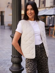 Threadbare Cream Suedette Onion Quilted Gilet - Image 3 of 4