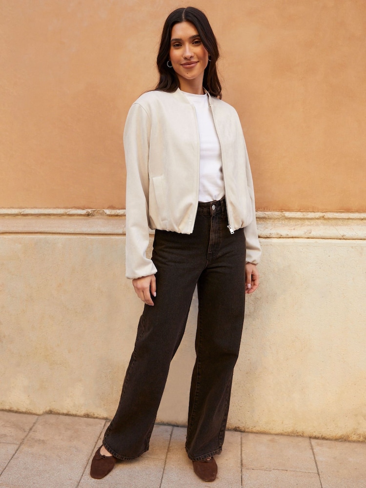 Crema - Chaqueta bomber con bajo abullonado de antelina de Threadbare - Imagen 4 de 4 Crema - Chaqueta bomber con bajo abullonado de antelina de Threadbare - Imagen 4 de 4