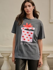Grey No Peeking Kendra Dandy Christmas Graphic Crew Neck Short Sleeve T-Shirt - Image 3 of 8