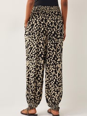 Monsoon Ania Batik Print Trousers - Imagen 3 de 6
