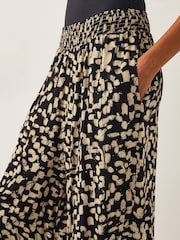 Monsoon Ania Batik Print Trousers - Imagen 4 de 6