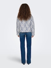 ONLY Blue Tile Pattern Quilted Jacket - Image 5 of 8
