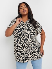Yours Curve Black Crinkle Short Sleeve Shirt - Image 1 of 5