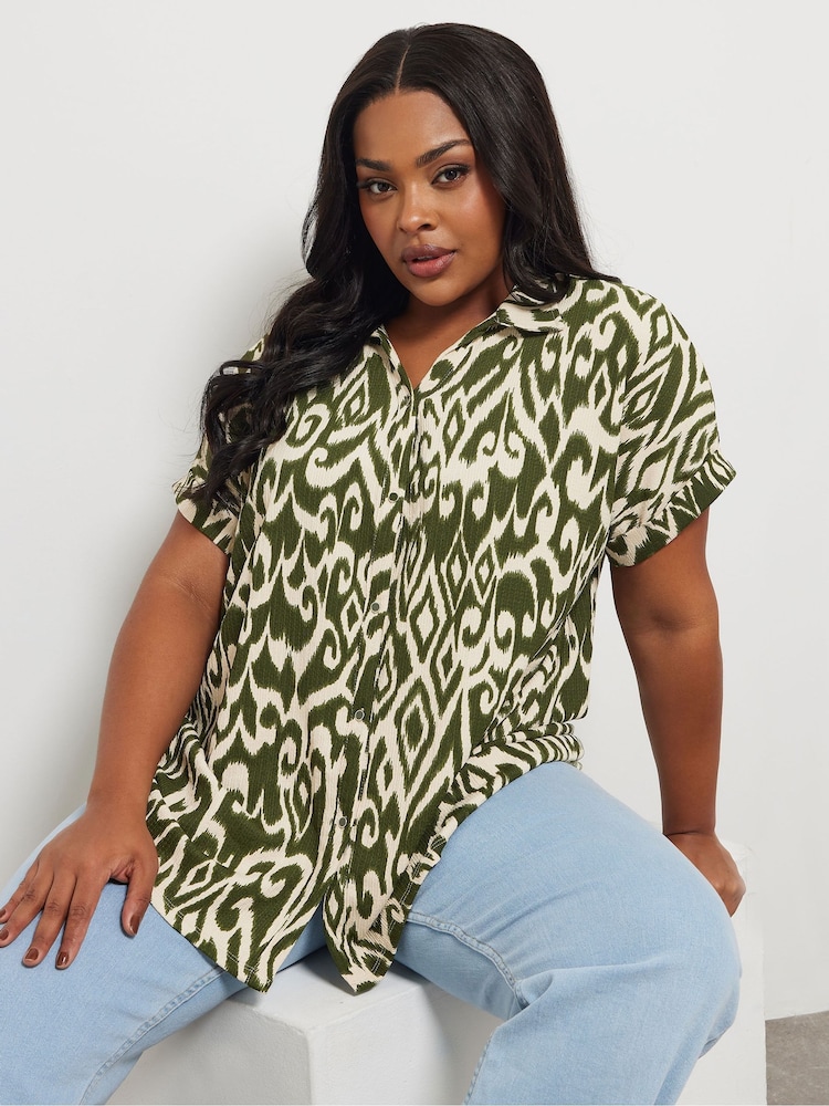 Grün - Yours Curve Crinkle Short Sleeve Shirt - Bild 1 von 6