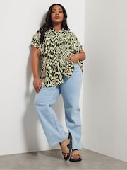 Grün - Yours Curve Crinkle Short Sleeve Shirt - Bild 3 von 6