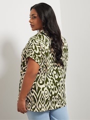 Grün - Yours Curve Crinkle Short Sleeve Shirt - Bild 4 von 6