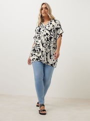 Schwarz Chrom - Yours Curve Crinkle Short Sleeve Shirt - Bild 4 von 6