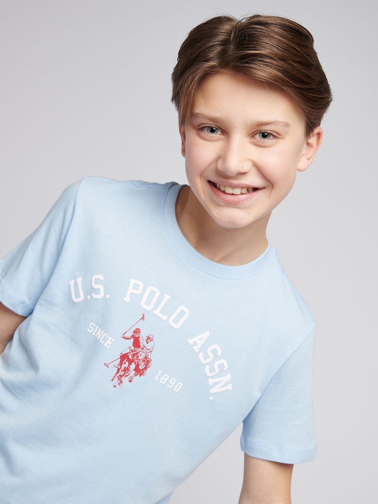 Синий - US Polo Assn. Футболка из 100% хлопка для мальчиков с принтом арочного принта - Изображение 2 из 7