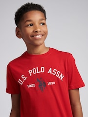 Красный - US Polo Assn. Футболка из 100% хлопка для мальчиков с принтом арочного принта - Изображение 2 из 7
