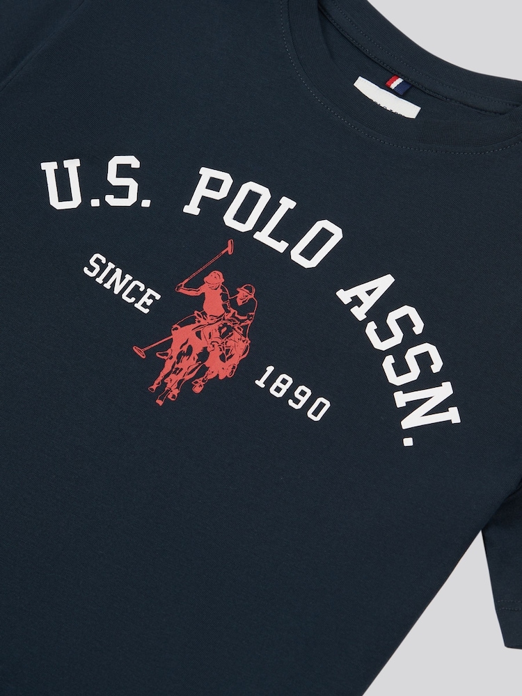 Темно-синий с синим принтом - US Polo Assn. Футболка из 100% хлопка для мальчиков с принтом арочного принта - Изображение 7 из 7