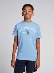 Темно-синий - US Polo Assn. Футболка из 100% хлопка для мальчиков с принтом арочного принта - Изображение 1 из 7