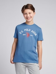 синее небо - US Polo Assn. Футболка из 100% хлопка для мальчиков с принтом арочного принта - Изображение 1 из 7