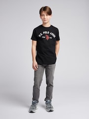 Черный - US Polo Assn. Футболка из 100% хлопка для мальчиков с принтом арочного принта - Изображение 3 из 7