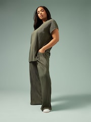 Yours Curve Green Plisse Grown Co-ord T-Shirt - Image 2 of 4