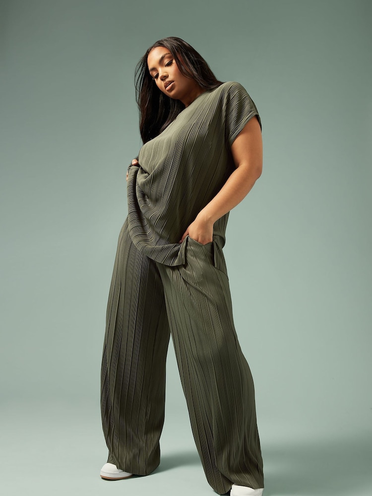 Yours Curve Green Plisse Grown Co-ord T-Shirt - Image 3 of 4
