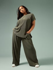 Yours Curve Green Plisse Grown Co-ord T-Shirt - Image 4 of 4
