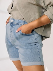 Yours Curve Blue Turn Hem Mom Denim Shorts - Image 3 of 5