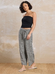 PixieGirl Petite Black Wide Leg Cropped 100% Cotton Trousers - Image 2 of 5