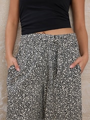 PixieGirl Petite Black Wide Leg Cropped 100% Cotton Trousers - Image 4 of 5