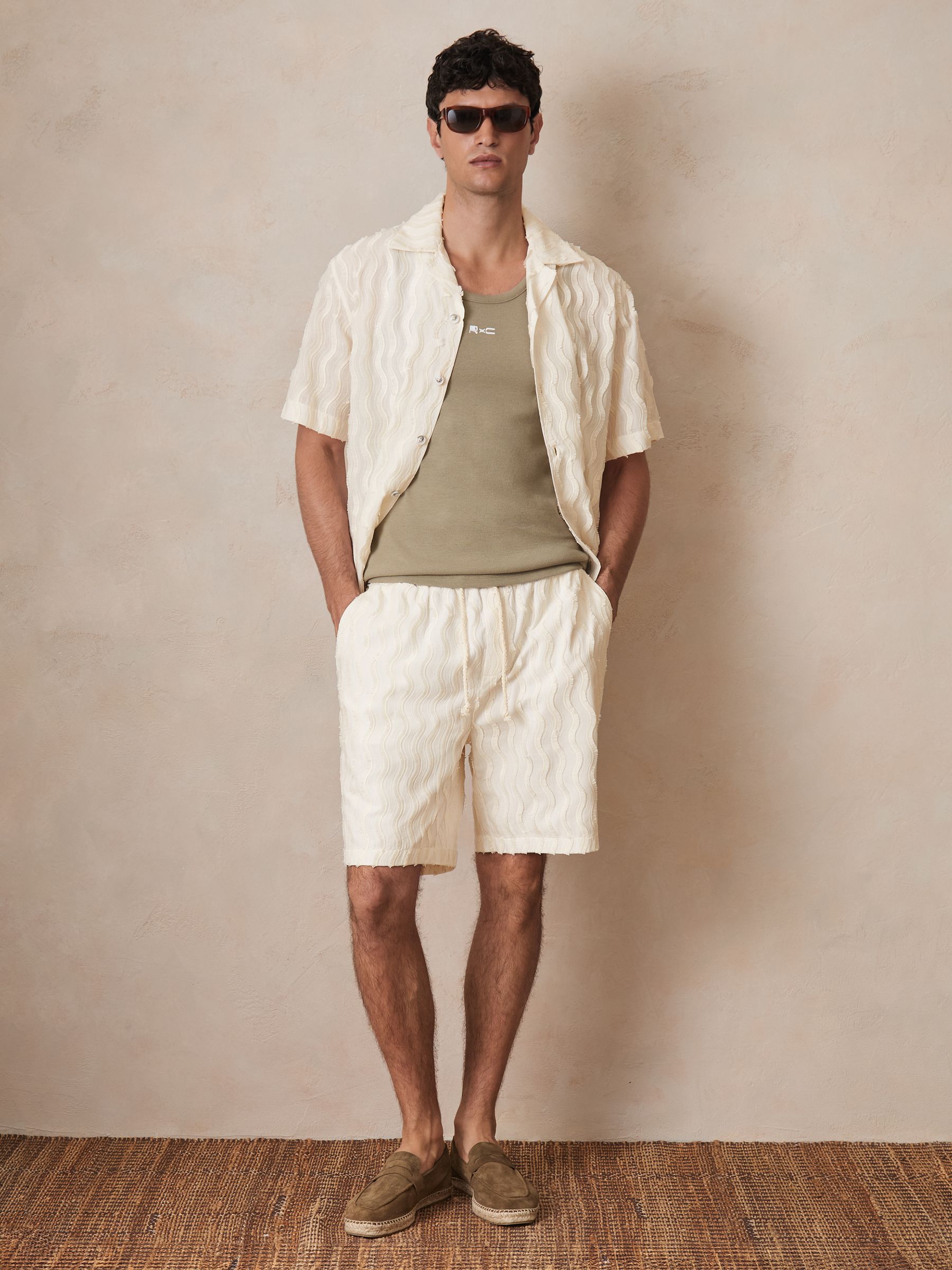 Shop Reiss Off White | Ché Fringed-wave Shorts