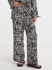 Simply Be Mono Print Crinkle Wide Leg Trousers - Image 1 of 5