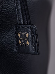 Negro - Lakeland Leather Eskrigg Drawstring Tote Bag - Imagen 5 de 5