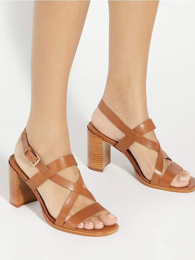 Dune London Juneo Sandalen mit hohem Blockabsatz und überkreuzten Riemen - Bild 1 von 6 Dune London Juneo Sandalen mit hohem Blockabsatz und überkreuzten Riemen - Bild 1 von 6