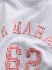 Grau - Graphic Satin Applique 'Le Marais' City Longsleeve Crewneck Sweatshirt - Bild 6 von 7