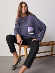 Marinha - Graphic Conversational Sketch Embroided Polaroid Longsleeve Crewneck Sweatshirt - Imagem 3 de 9