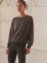 Gris antracita - Premium Slinky Soft Touch Open Back Longsleeve Crewneck Sweatshirt - Imagen 3 de 9