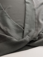 Gris antracita - Premium Slinky Soft Touch Open Back Longsleeve Crewneck Sweatshirt - Imagen 8 de 9