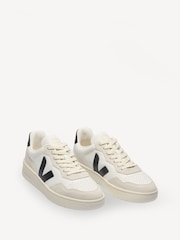 Veja V-90 Trainers - Image 2 of 3