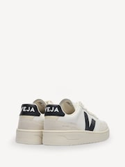 Veja V-90 Trainers - Image 3 of 3