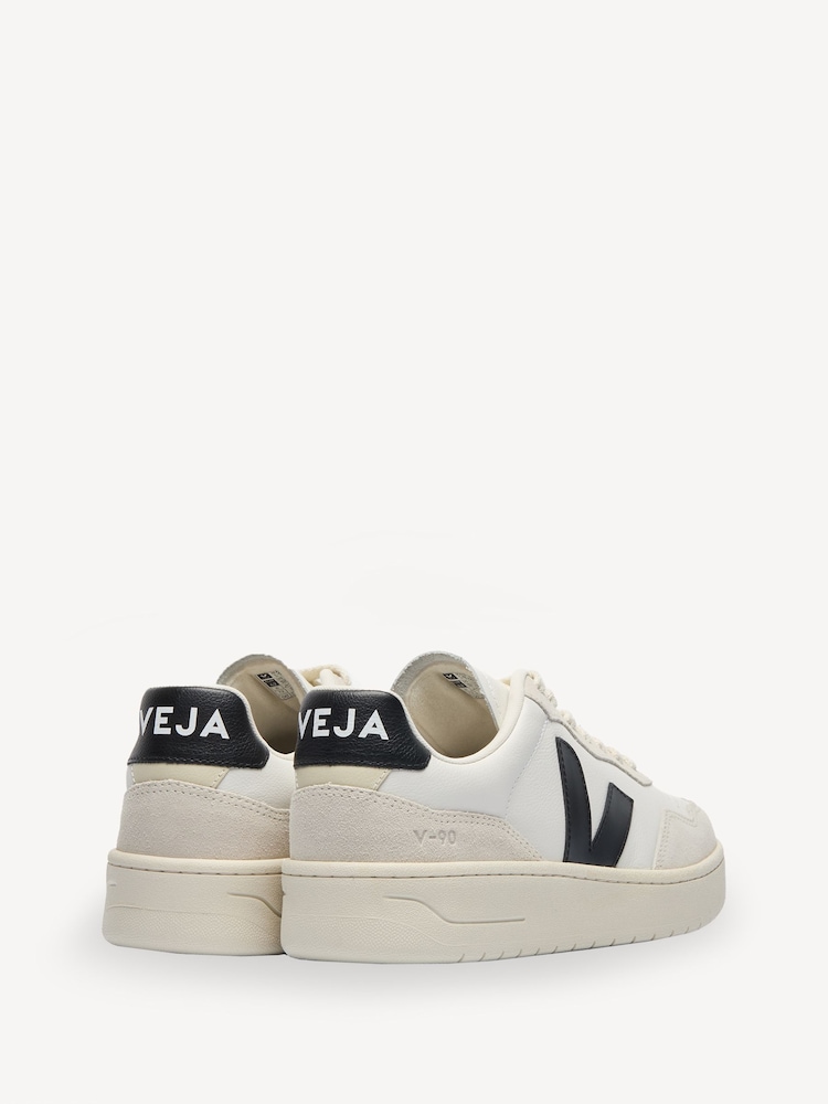 Veja V-90 Trainers - Image 3 of 3