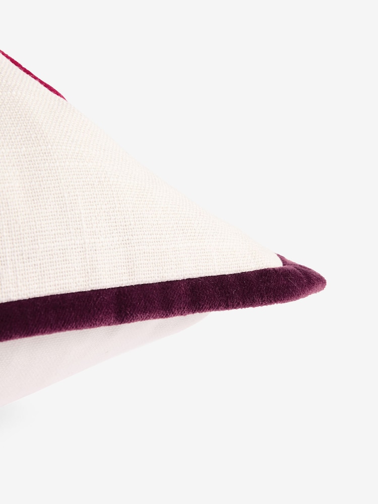 50 x 30cm Chrismas Trio Of Velvet Bows Cushion - Imagen 3 de 3