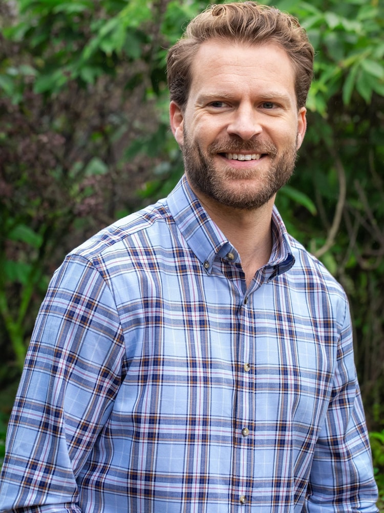 Lakeland Clothing Windermere 100% Cotton Shirt - Image 7 of 7