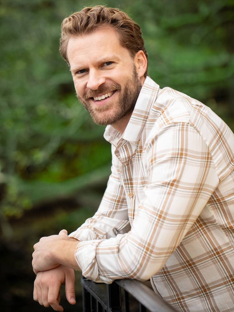 Lakeland Clothing Windermere 100% Cotton Shirt - Image 2 of 6